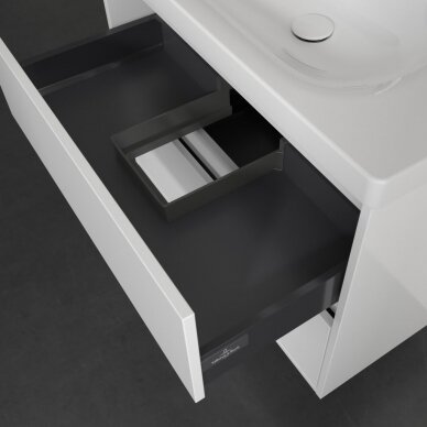 Villeroy&Boch spintelė po praustuvu 772x596 Skyla 6